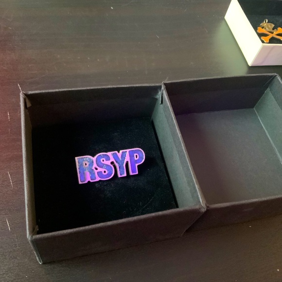 Raf Simons Pin 🧷 - Picture 3 of 3